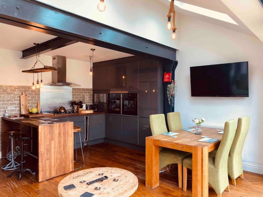 Lovely Semi-Beach 2X Pubs -5 Min Walk-Pets Welcome-Parking-Garden Scalby  Eksteriør billede