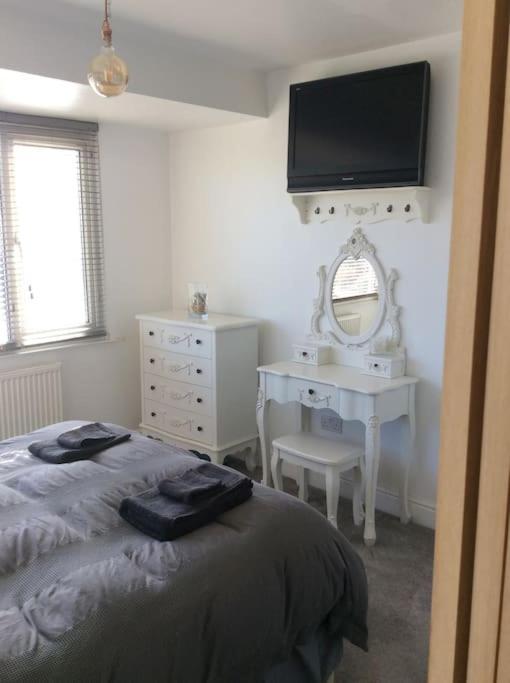 Lovely Semi-Beach 2X Pubs -5 Min Walk-Pets Welcome-Parking-Garden Scalby  Eksteriør billede