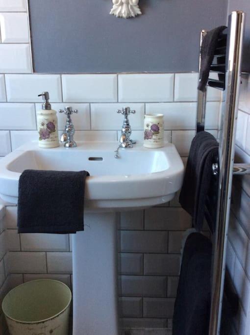 Lovely Semi-Beach 2X Pubs -5 Min Walk-Pets Welcome-Parking-Garden Scalby  Eksteriør billede