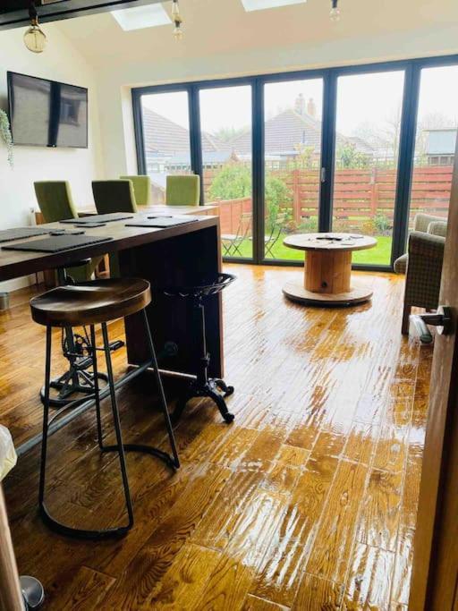 Lovely Semi-Beach 2X Pubs -5 Min Walk-Pets Welcome-Parking-Garden Scalby  Eksteriør billede