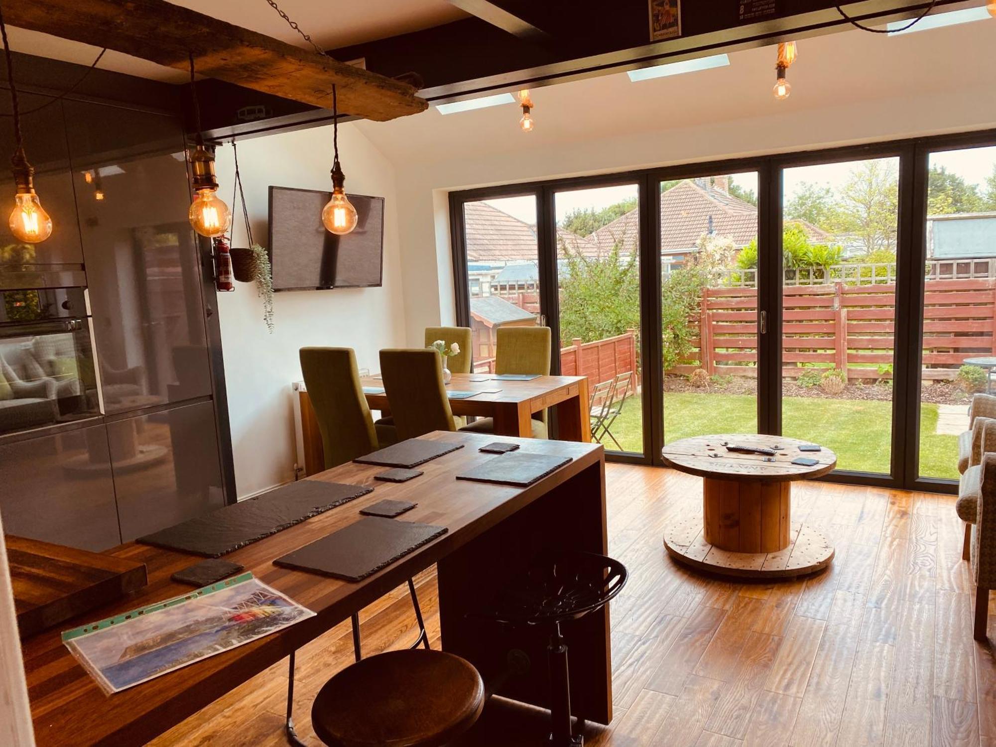 Lovely Semi-Beach 2X Pubs -5 Min Walk-Pets Welcome-Parking-Garden Scalby  Eksteriør billede
